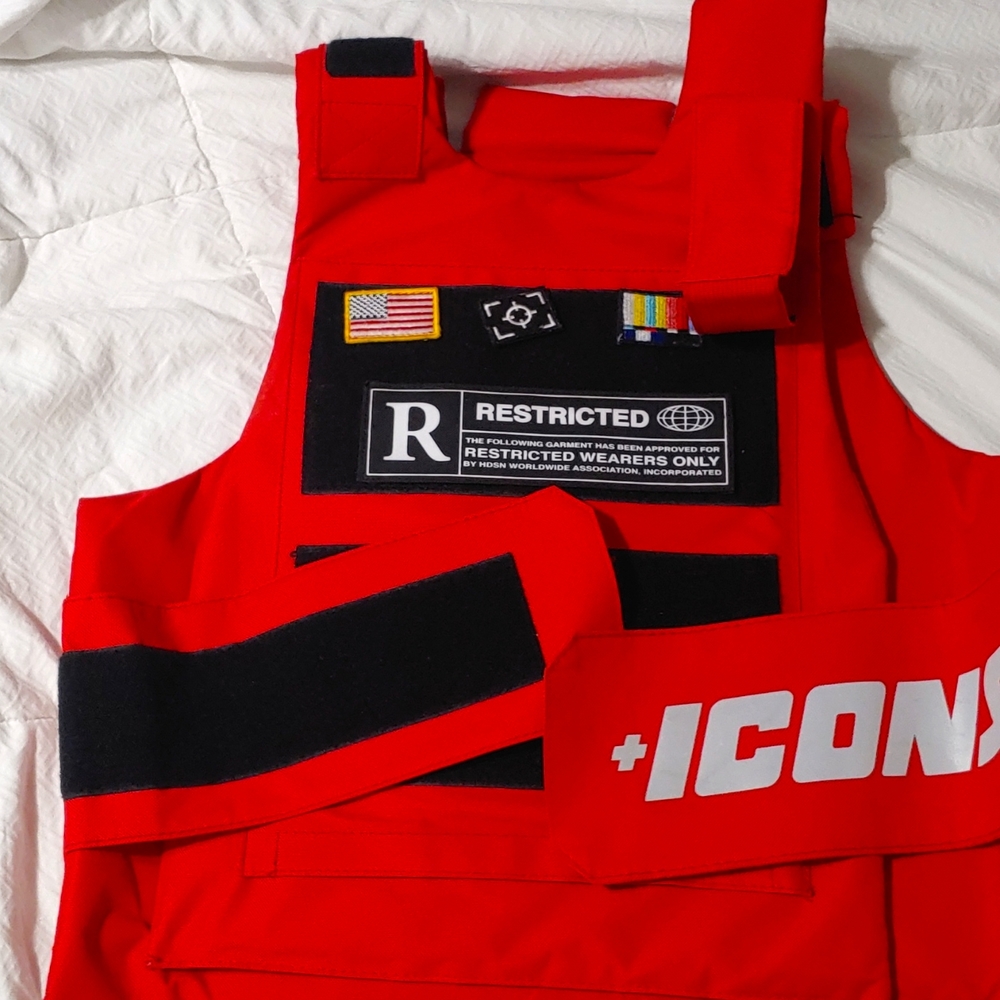 Hudsons icon vest